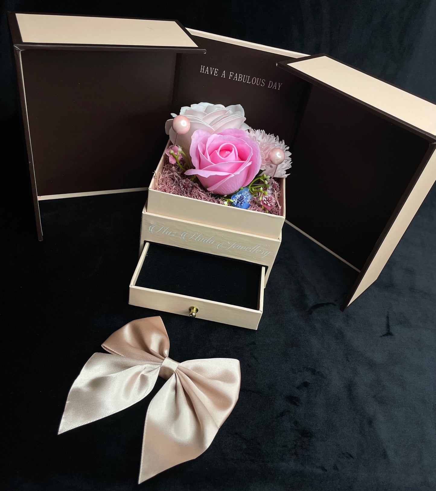 Large Bouquet Premium Jewellery Box