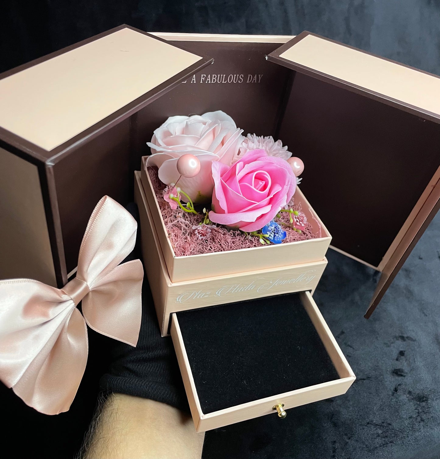 Large Bouquet Premium Jewellery Box