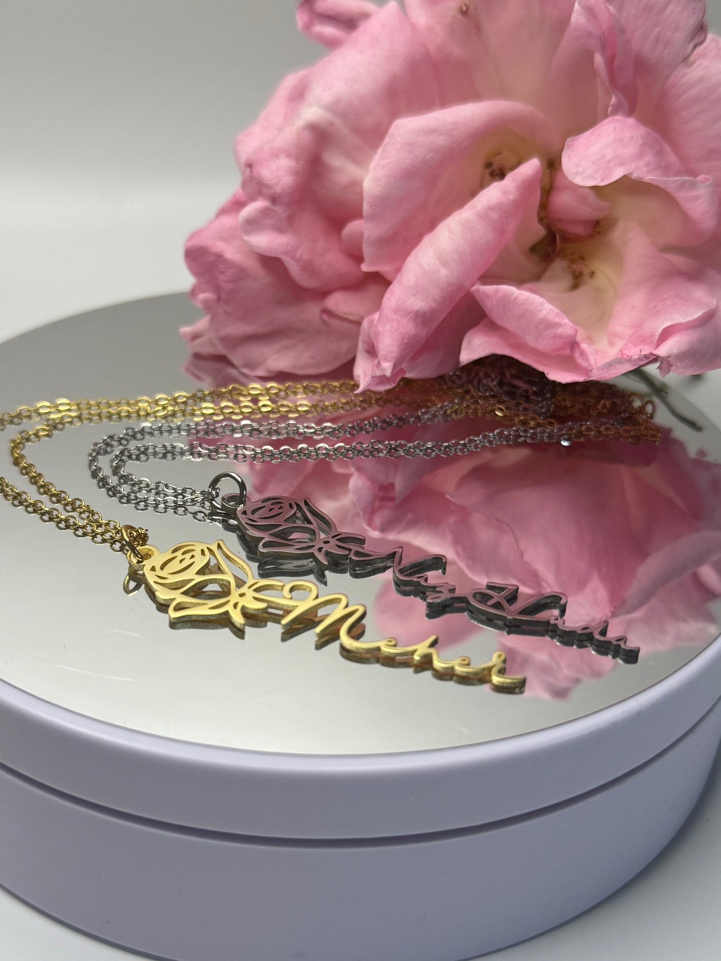 Customise rose name necklace