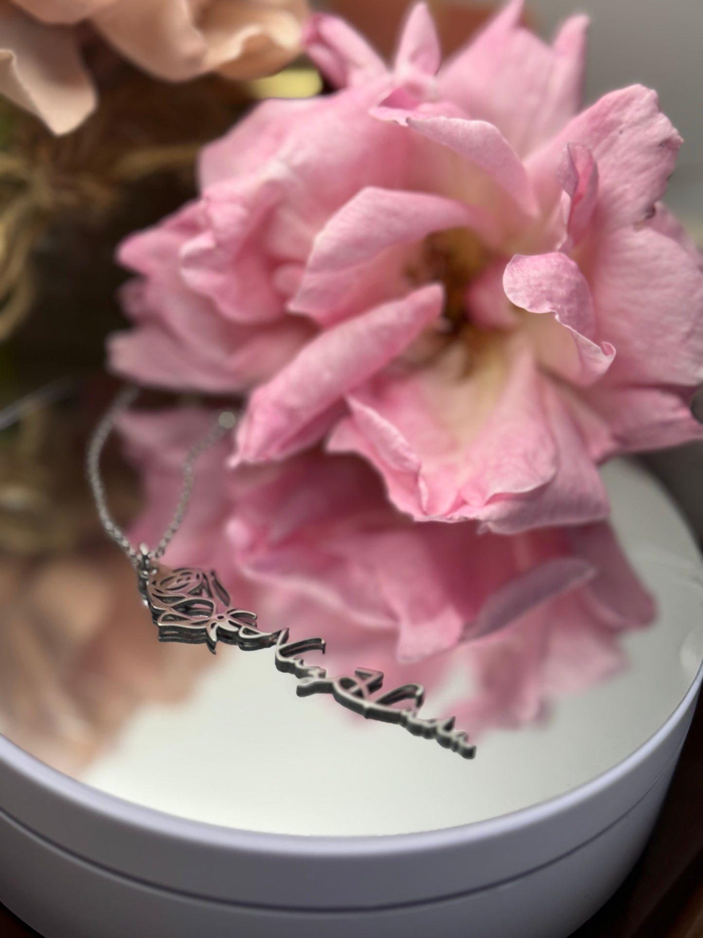 Customise rose name necklace