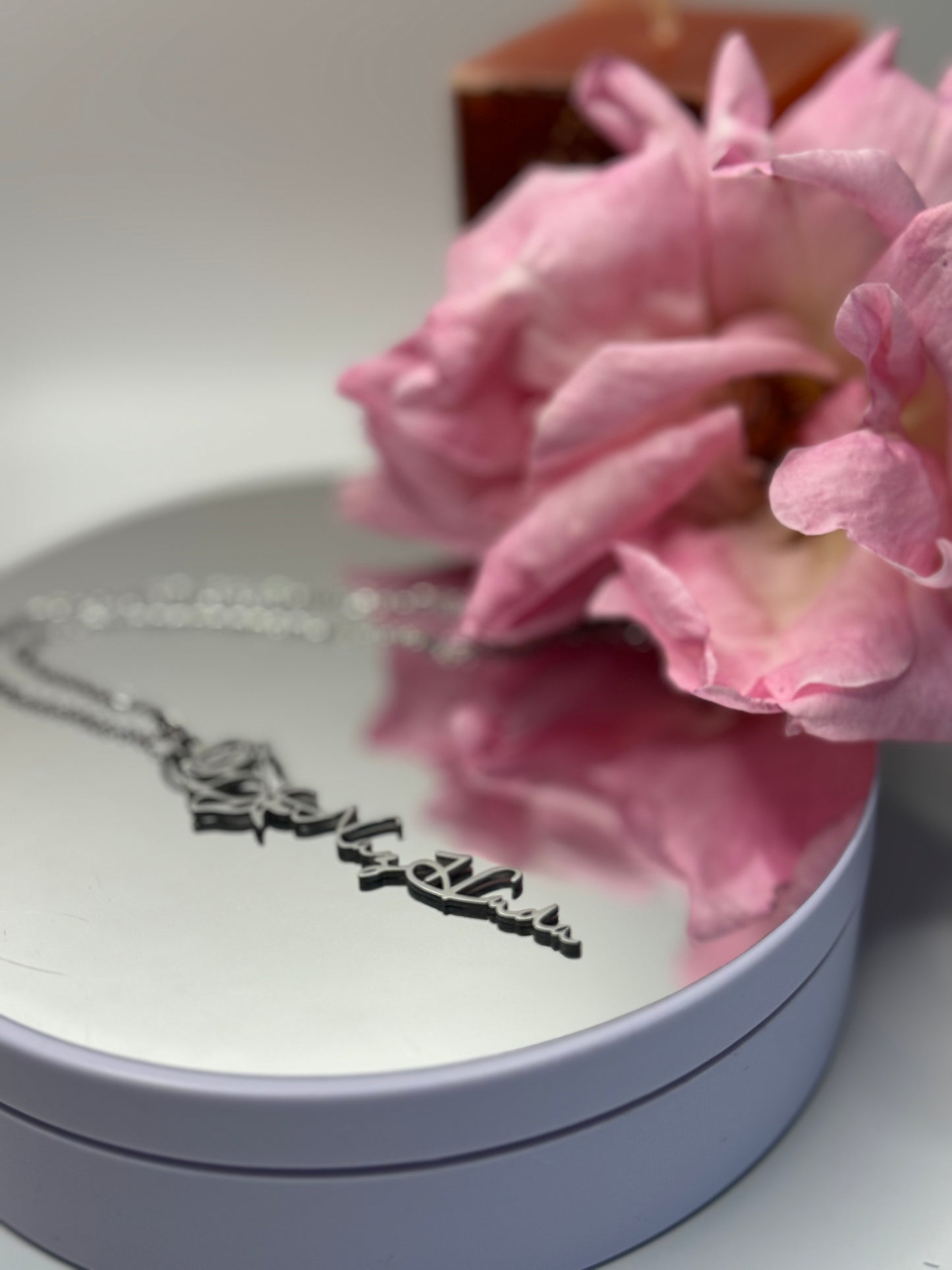 Customise rose name necklace